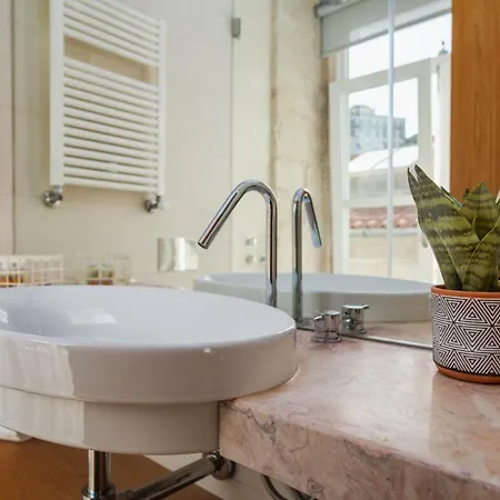 Victoria Luxury Apartment, Historic House Downtown Apartment